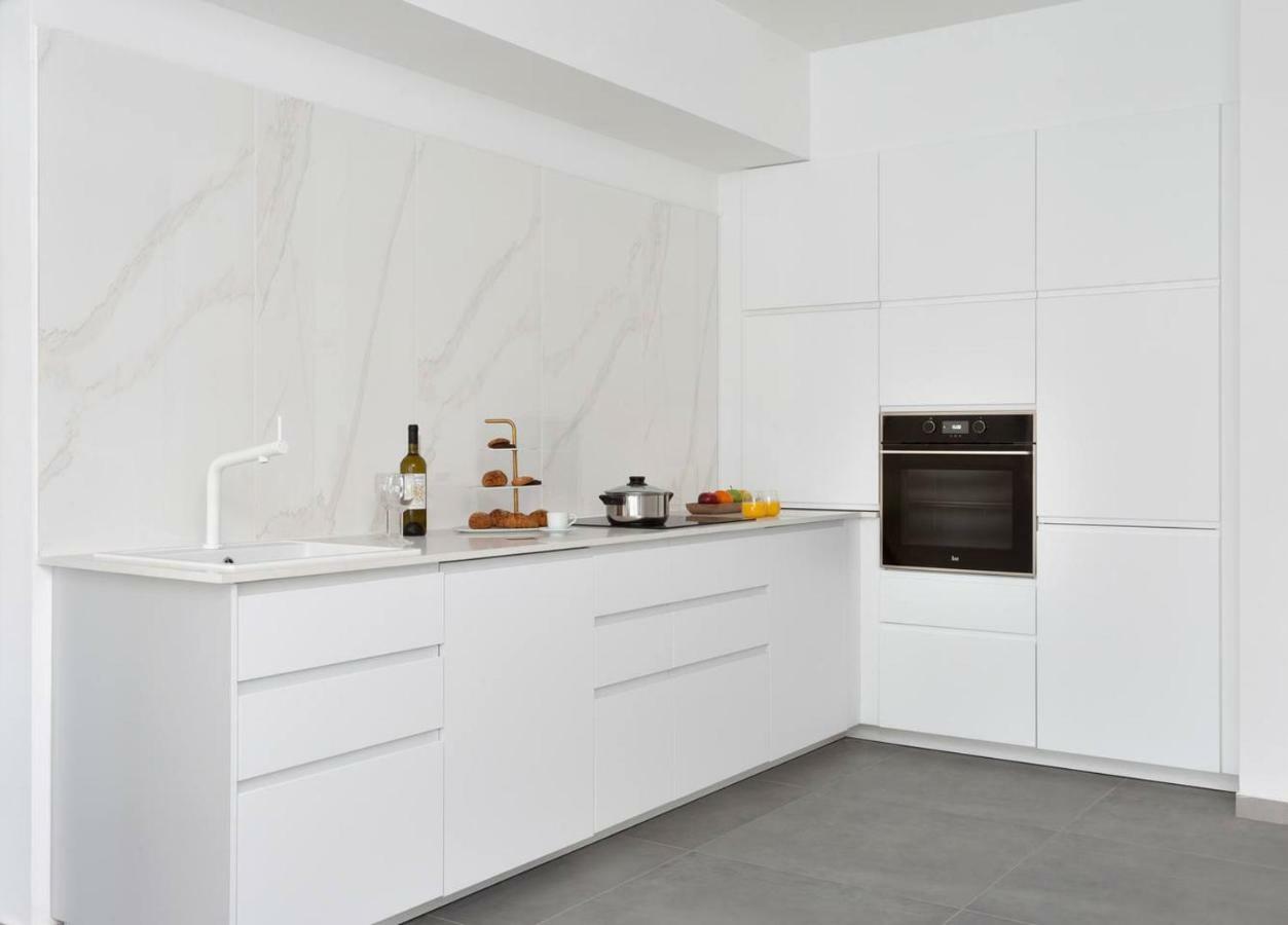 Spacious 3Br Penthouse With Jacuzzi On Rosthchild By Holyguest テル・アビブ エクステリア 写真