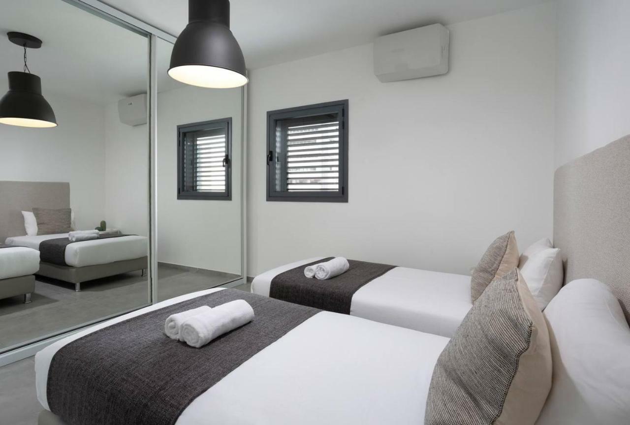 Spacious 3Br Penthouse With Jacuzzi On Rosthchild By Holyguest テル・アビブ エクステリア 写真