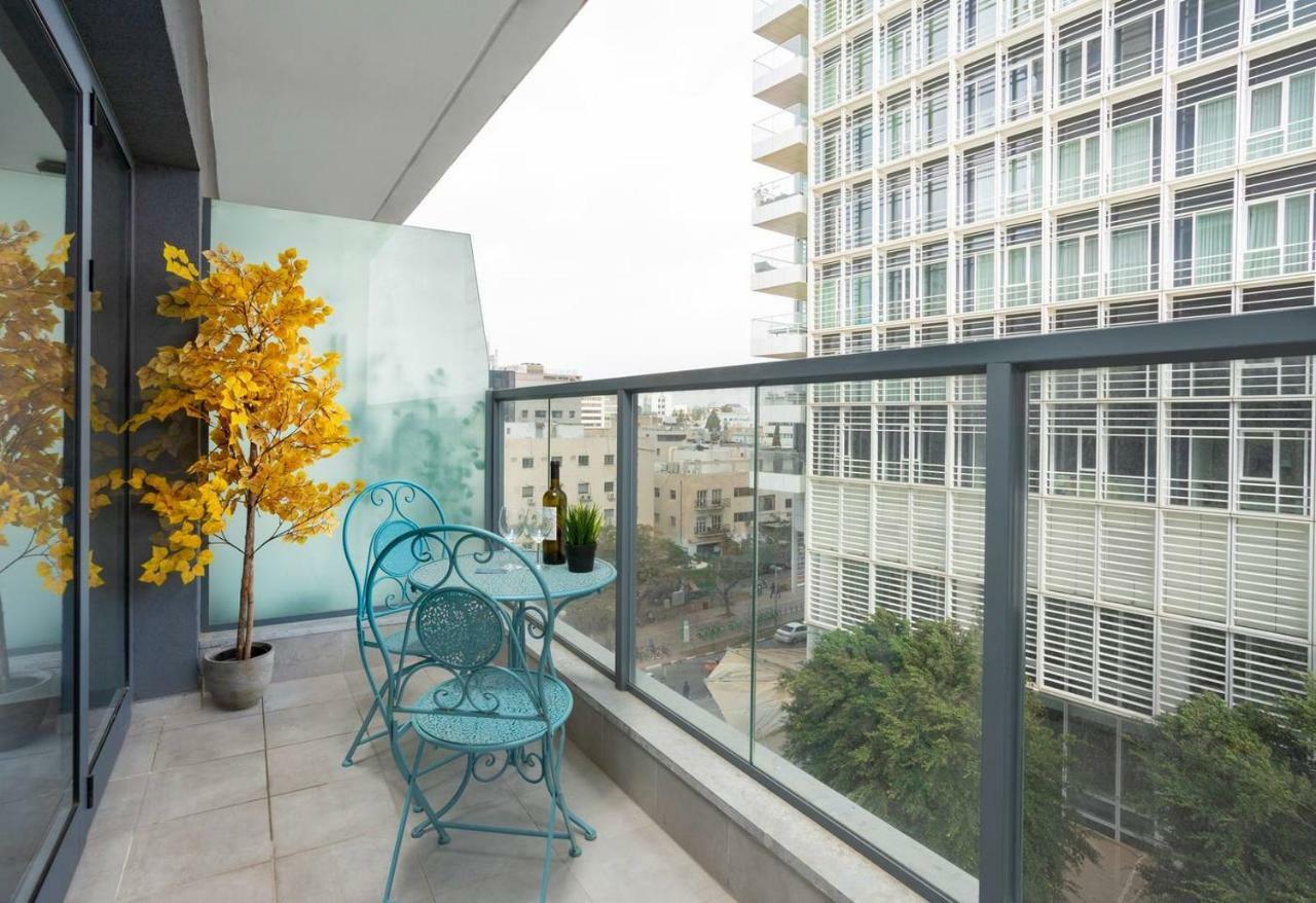 Spacious 3Br Penthouse With Jacuzzi On Rosthchild By Holyguest テル・アビブ エクステリア 写真