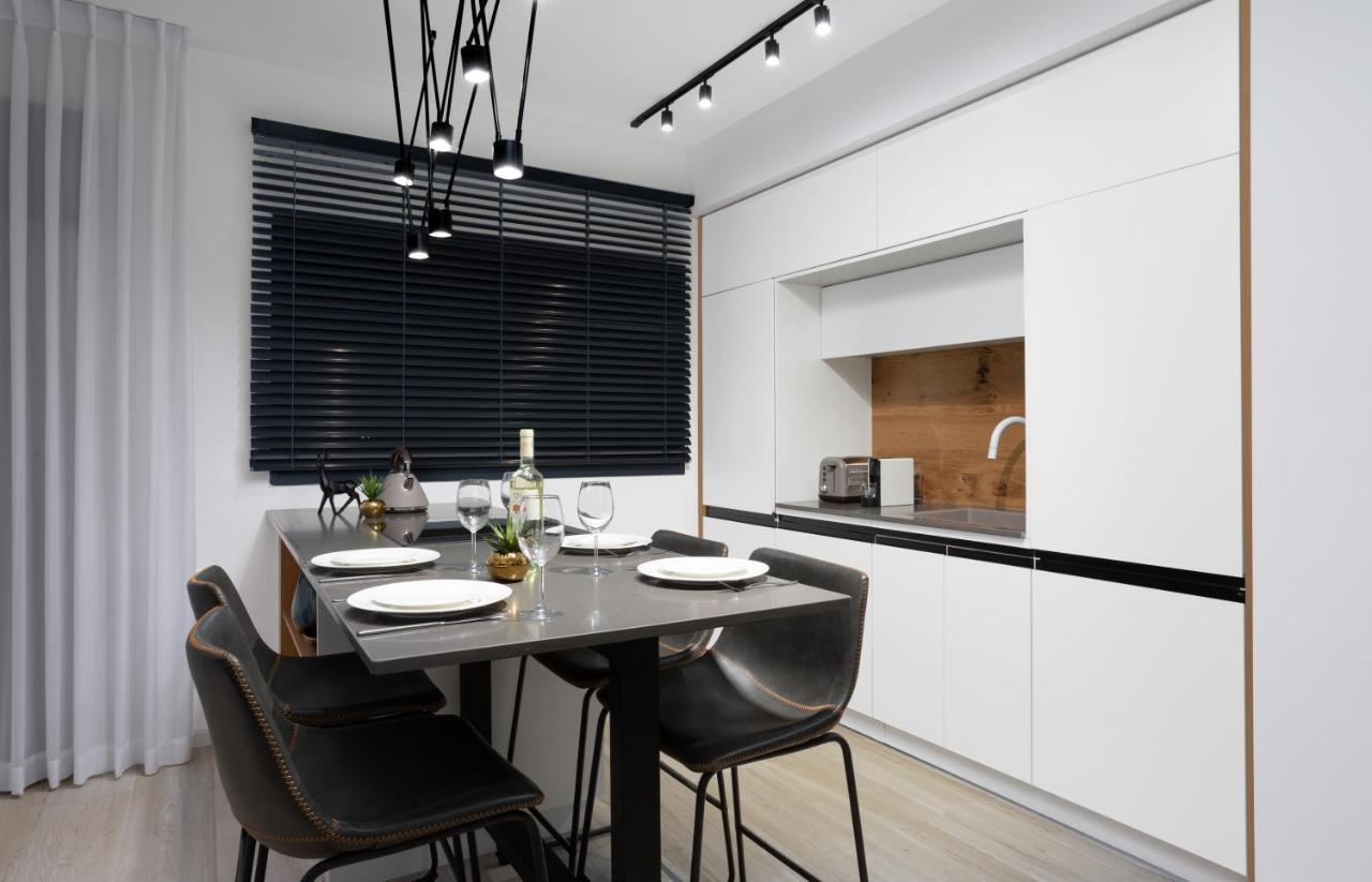 Spacious 3Br Penthouse With Jacuzzi On Rosthchild By Holyguest テル・アビブ エクステリア 写真